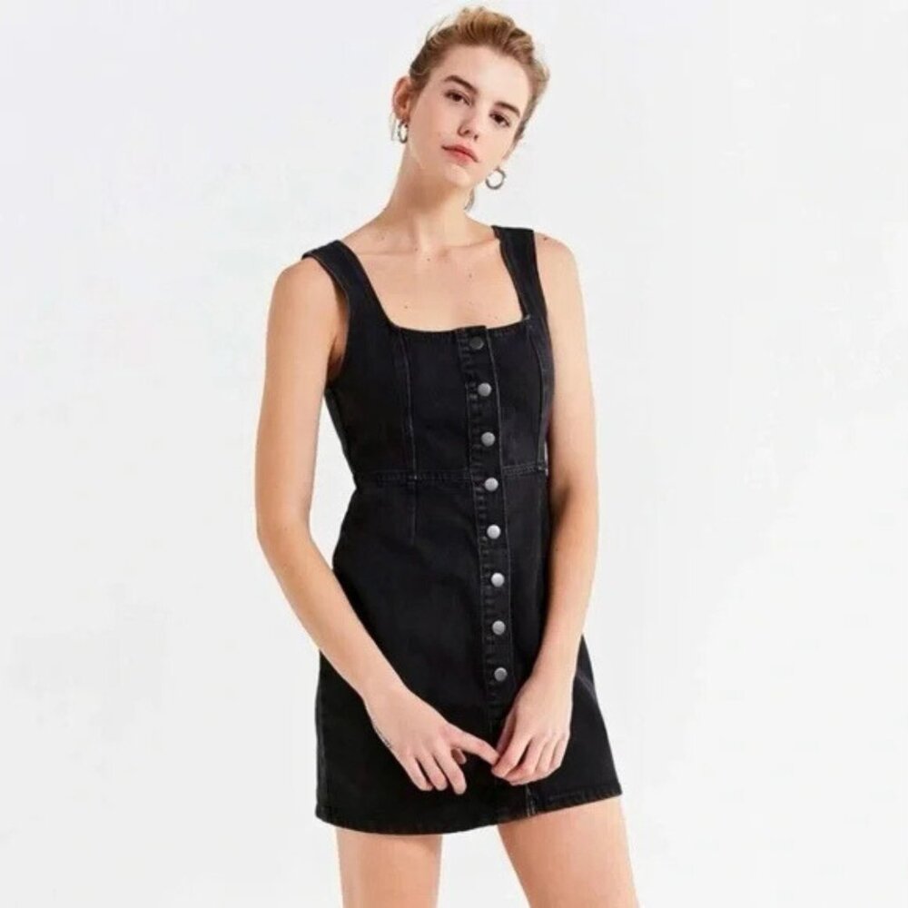 Urban Outfitters Black Wash Button-Down Denim Mini Dress. Size 4